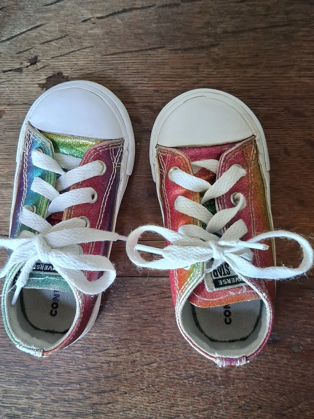 Converse - Low Toddler Rainbow Glitter Sneakers; Size 6